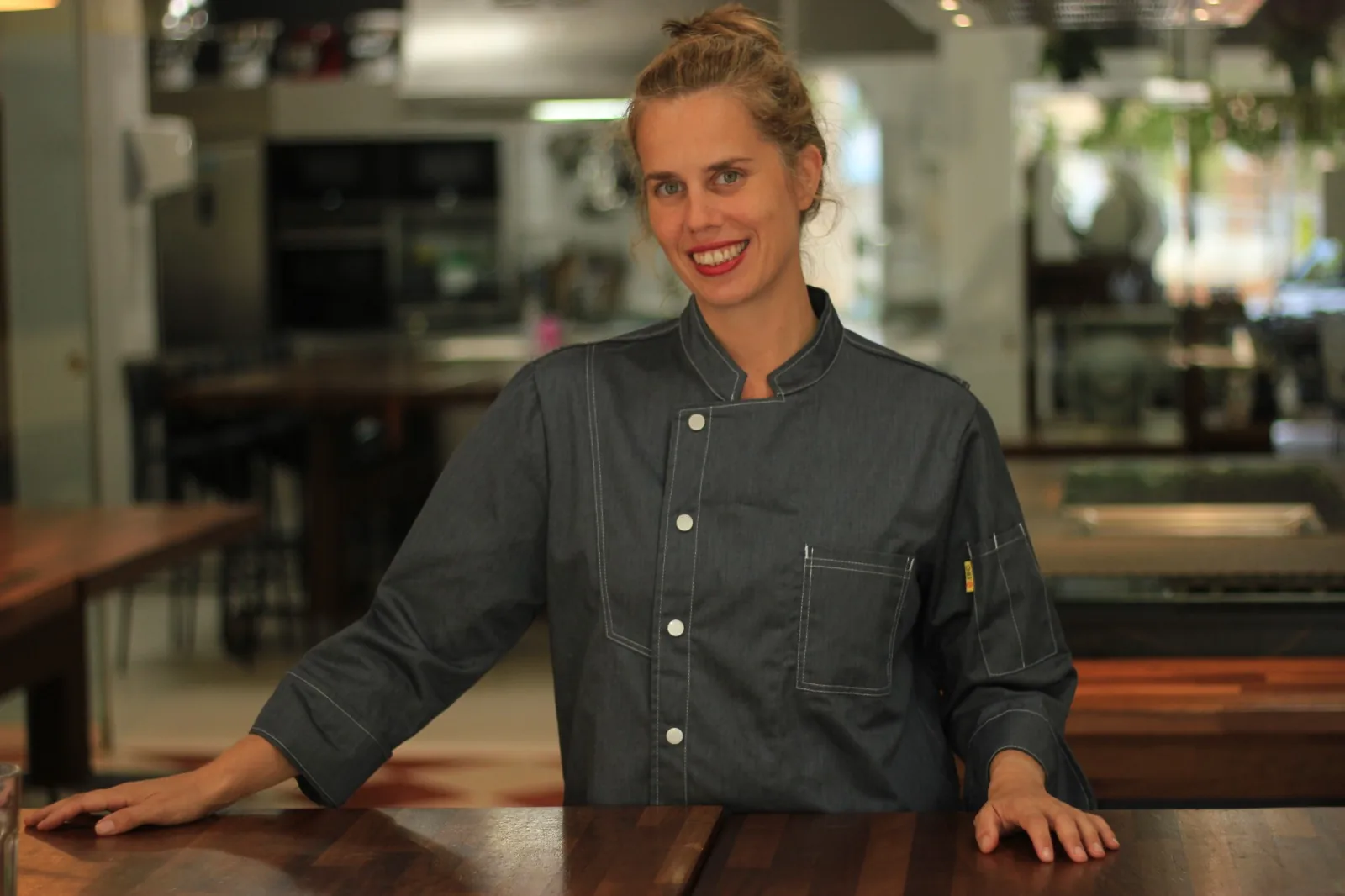 Chef Cristina Ruiz, PNI and microbiota specialist, guide of the anti-inflammatory show cooking at EkkoFarm, Bétera, Valencia